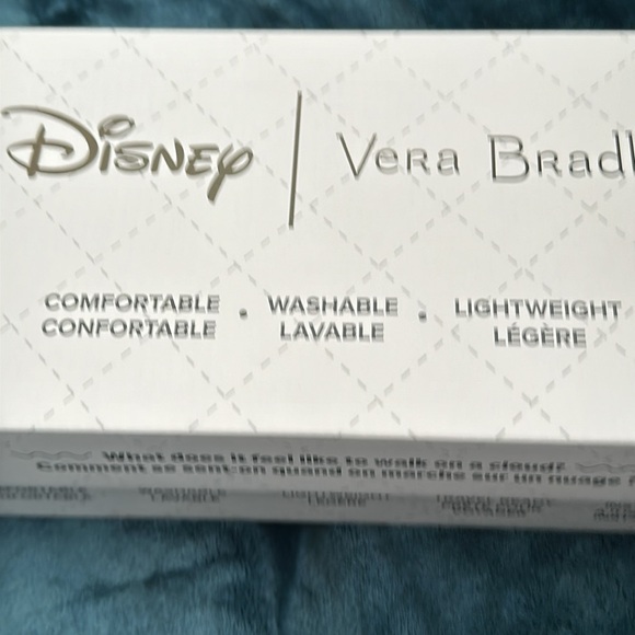 Vera Bradley size 8 Cloud flip flops. Preowned. See closeup of heels. - Picture 2 of 6